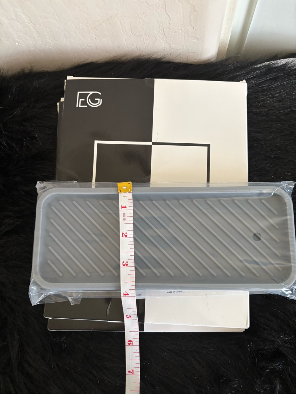 NIB EG-Tray used to keep the kitchen neat. Total of 4 trays, gray in color - Picture 6 of 7